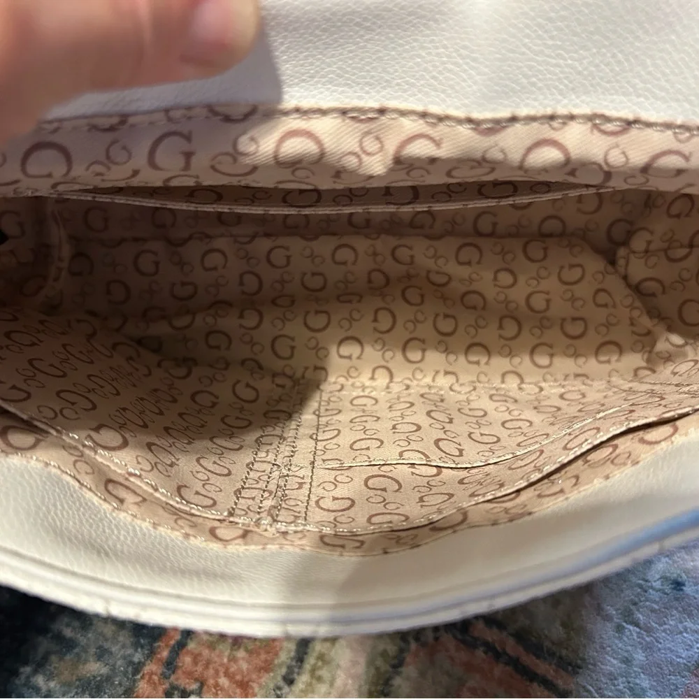 Guess Los Angeles bag with silver tone hardware - Picture 7 of 7